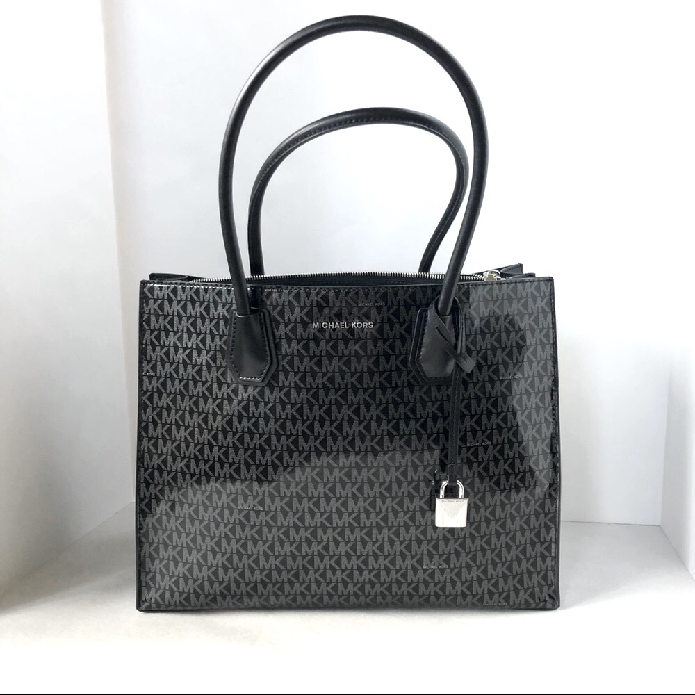 NWT Michael Kors XL Mercer tote. Black patent